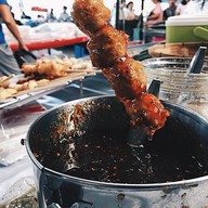 เจ๊ตึ๋งลูกชิ้นปิ้ง ตลาดนัดหาดวอน เปิดเฉพาะ วันจันทร์ กับ วันศุกร์