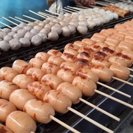 เจ๊ตึ๋งลูกชิ้นปิ้ง ตลาดนัดหาดวอน เปิดเฉพาะ วันจันทร์ กับ วันศุกร์