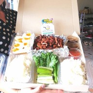แซ่บถาวร(ข้าวยำไก่แซ่บ)