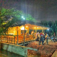 ครัว 3อ.นั่งชิวริมคลอง