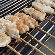 เจ๊ตึ๋งลูกชิ้นปิ้ง ตลาดนัดหาดวอน เปิดเฉพาะ วันจันทร์ กับ วันศุกร์