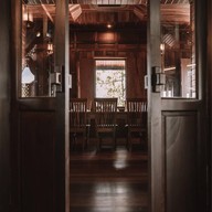 สวนอาหารเรือนแสนสุข