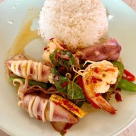 เมนูของร้าน เจ๊เพ็ญ อาหารตามสั่ง ปราณบุรี