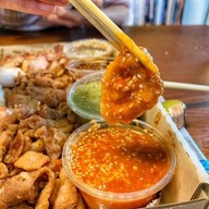 เมนูของร้าน ย่างให้ แปดริ้ว