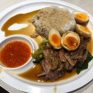 Foodpark เซ็นทรัลปิ่นเกล้า