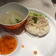 Foodpark เซ็นทรัลปิ่นเกล้า