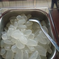 น้ำแข็งใสหลังโรงเรียนวีรนาท (0938934849)