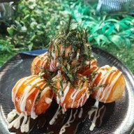 ทาโกะยากิ ลายพราง × น้ำแข็งใสโบราณ สาขาเนวาด้าสกลนคร สาขา 7 (หลังเนวาด้า)