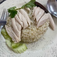 เมนูของร้าน เจ๊หงษ์ข้าวมันไก่ เวทีมวยอ้อมน้อย(ต้นตำรับ)