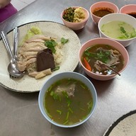 เจ๊หงษ์ข้าวมันไก่ เวทีมวยอ้อมน้อย(ต้นตำรับ)