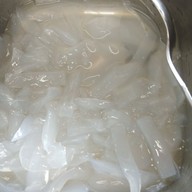 น้ำแข็งใสหลังโรงเรียนวีรนาท (0938934849)