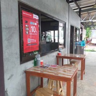 ไก่ย่างบ้านสามหลัง by เฮียตี๋ สาขาในเมือง (กาดสามแยก)