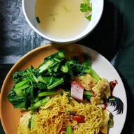 เมนูของร้าน บะหมี่เกี๊ยวกวางตุ้งเจ้าเก่า พรานนก(สาขา1)