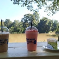 เมนูของร้าน Elephant House Lake view Cafe