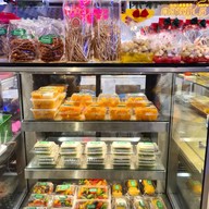 ป้าหงษ์ขนมไทย Mahanakhon Thai Taste Hub