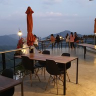 บรรยากาศ The Barn : Chocolate.cheese.bar&grill