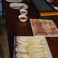 เมนูของร้าน The Barn : Chocolate.cheese.bar&grill