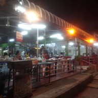 หน้าร้าน ร้านข้าวต้มฅนเห็น 1 ร้านข้าวต้มฅนเห็น1(ดั้งเดิม)