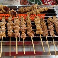 กะเพราพริกแห้ง /  Boww Restaurant ซอย7