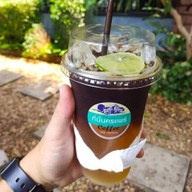 ที่นี่...นครแพร่ คอฟฟี่  (เปลี่ยนเป็น ปั๋นปอนด์) จะเปลี่ยนชื่อเป็นร้าน. ปั๋นปอนด์