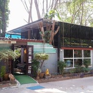 หน้าร้าน Home&Tree สเต็กกระทะร้อนเจ้ลินน์ สาขาด่านเกวียน