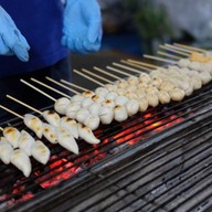 เจ๊ตึ๋งลูกชิ้นปิ้ง ตลาดนัดหาดวอน เปิดเฉพาะ วันจันทร์ กับ วันศุกร์