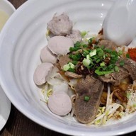 ก๋วยเตี๋ยวอนามัย Thai Taste Hub Mahanakorn CUBE