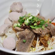 ก๋วยเตี๋ยวอนามัย Thai Taste Hub Mahanakorn CUBE