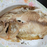 เมนูของร้าน นิลทิมพง ข้าวปลาทอด ข้าวแมวกะพง (NinTimPong Deep Fried Fish - Charoen Krung 63) เจริญกรุง63