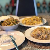 ครูหมู(ร้านต้นตระกูลยมจินดา)