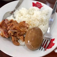 ข้าวแกงบัวขาว