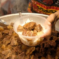 ร้านเนื้อตุ๋นกิวโร่