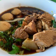 ก๋วยเตี๋ยวห้วยพลูรสเด็ด