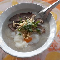 โจ๊กหลังศาลากลางพิษณุโลก -