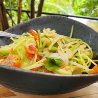 เมนูของร้าน Three Monkeys Restaurant วิชิต