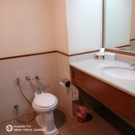 โรงแรมสองพันบุรี