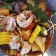 ผู้ชายขายยำ หมู่บ้าน สินธนาโฮมเพลค