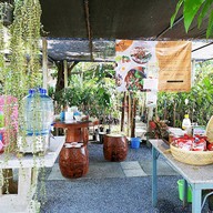 ทรงภพเตี๋ยวและข้าวซอย บ้านสวน