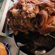 ข้าวขาหมู/อาหารตามสั่ง หน้ารพ.เจ้าพระยายมราช เจ้าเก่าขายมาเกือบ30 ปี!!!