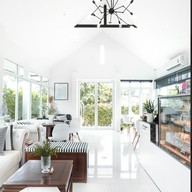 บรรยากาศ Petits Fours Cafe &  Studio เปอติฟูร์ คาเฟ่ แอนด์ สตูดิโอ เชียงใหม่