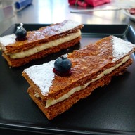 Petits Fours Cafe &  Studio เปอติฟูร์ คาเฟ่ แอนด์ สตูดิโอ เชียงใหม่