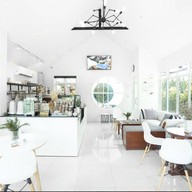 บรรยากาศ Petits Fours Cafe &  Studio เปอติฟูร์ คาเฟ่ แอนด์ สตูดิโอ เชียงใหม่