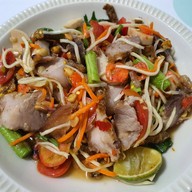 เมนูของร้าน เสี่ยอชิส้มตำนัว ตลาดนัดทุ่งปอ