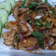 ตำนัว แซ่บอีสาน ฝ.6 / อาหารอีสาน+อาหารตามสั่ง