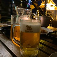 แจ่มจันทร์ บาร์ แอนด์ บิสโทร