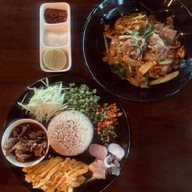 AVENUE Cafe' & Restaurant