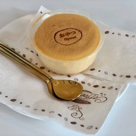 Oyatsu CheesesCake โอยะสึ ชีสเค้ก สาขา1 ปั้มเชลล์กม.10 และ สาขา2 เซ็นทรัลระยอง ชั้น1
