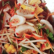 ผู้ชายขายยำ หมู่บ้าน สินธนาโฮมเพลค