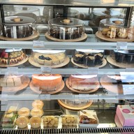 Oyatsu CheesesCake โอยะสึ ชีสเค้ก สาขา1 ปั้มเชลล์กม.10 และ สาขา2 เซ็นทรัลระยอง ชั้น1