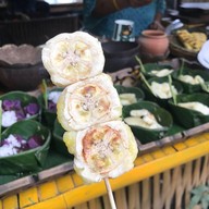 ตลาดป่าไผ่สร้างสุข (สวนไผ่ขวัญใจ)